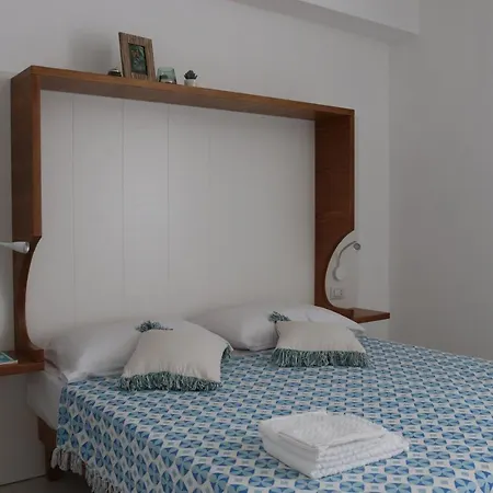 Oda ve Kahvaltı Joele Tropea