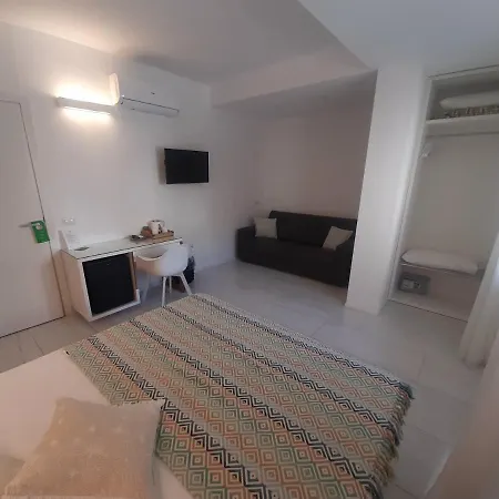 Bed & Breakfast Joele 4*